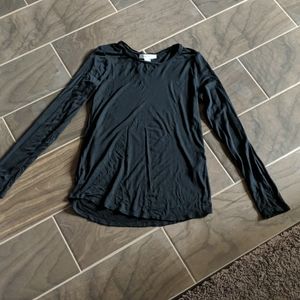 White house Black market long sleeve t